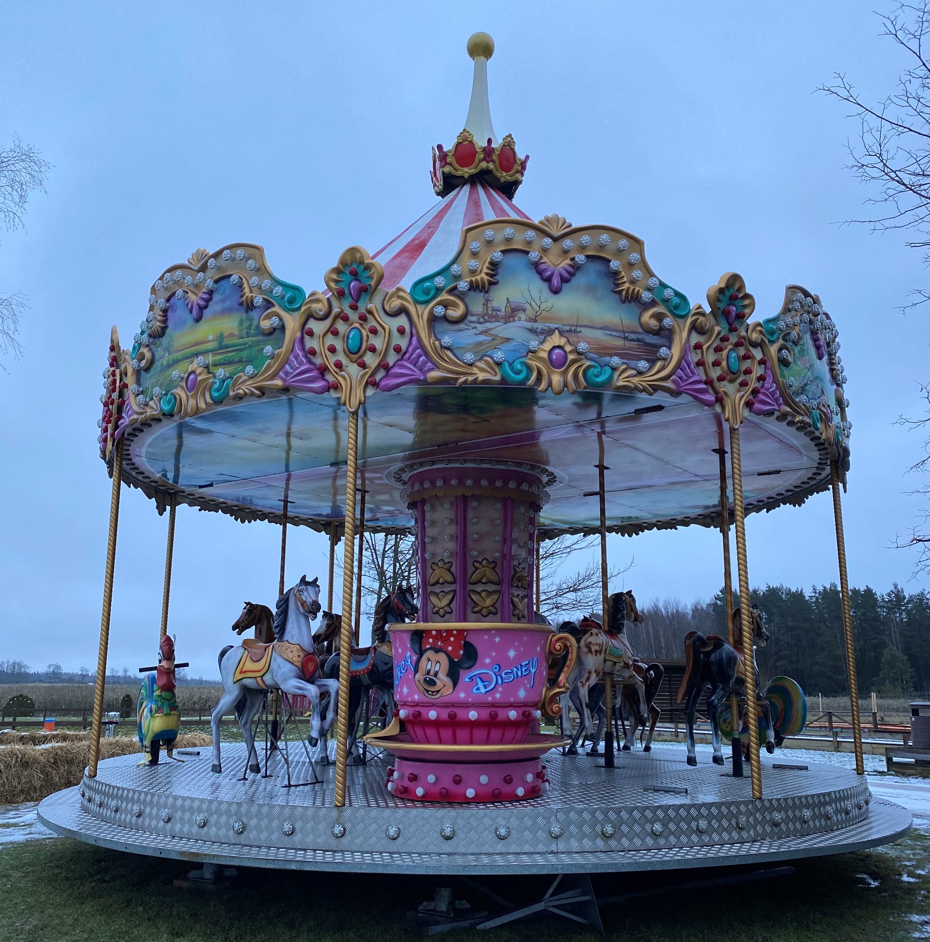 Karuselė Septyniolikos vietų